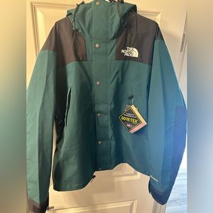 The North Face Gore-Tex 1990 Men's Mountain Jacket,  Green-Black